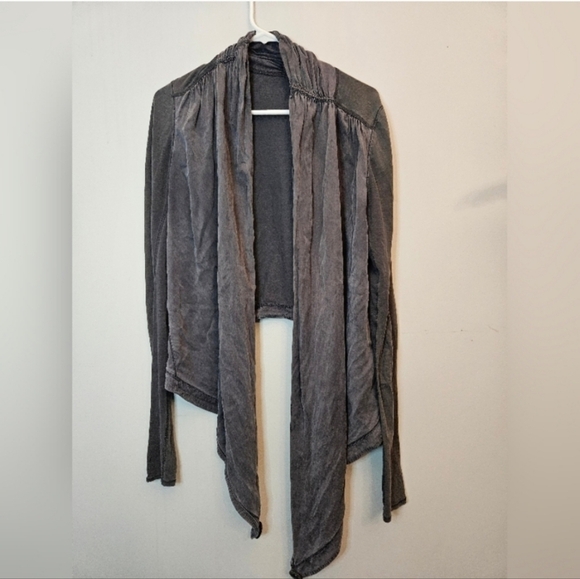 Lululemon Women's Black Soft Moto Jacket.
Measurements in pictures - Picture 2 of 11